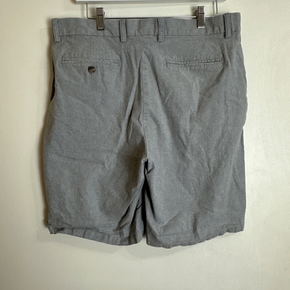 Old Navy Gray Ultimate Slim Shorts Men Size 34 - Picture 3 of 4